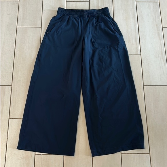 Lululemon Swift Midrise Wide Leg Pant Navy - Picture 3 of 6
